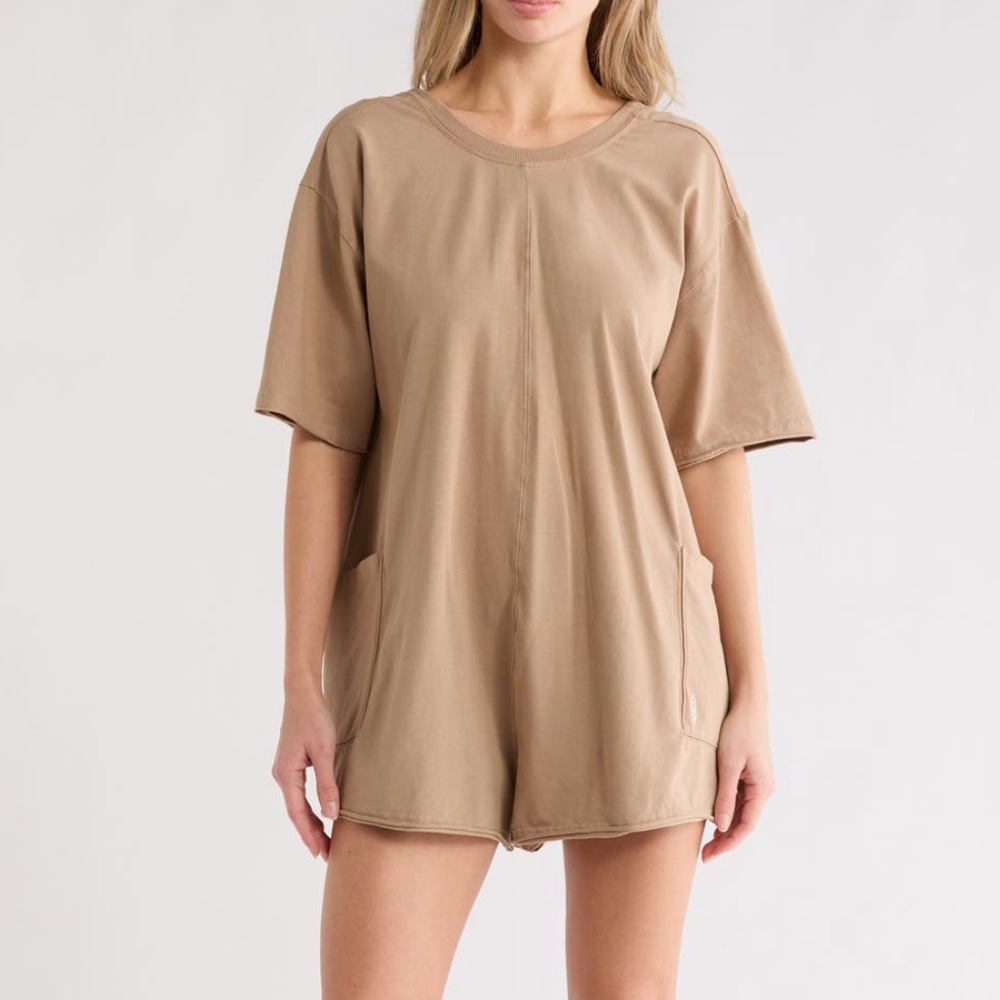 ✨NWT✨ FP Movement Hot Shot Tee Romper Size Small Color Neutral